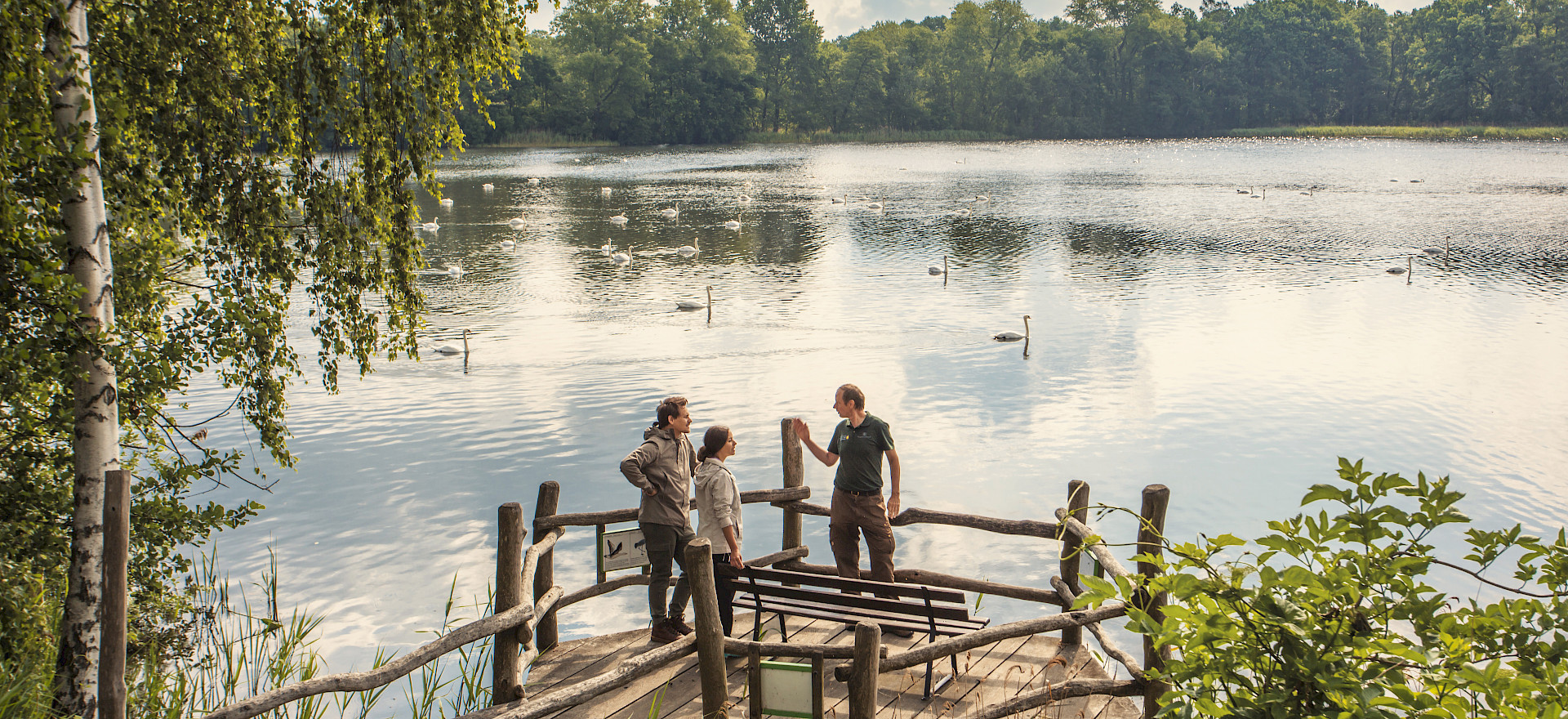 Wanderer_mit_Ranger__Fouad_Vollmer_Werbeagentur